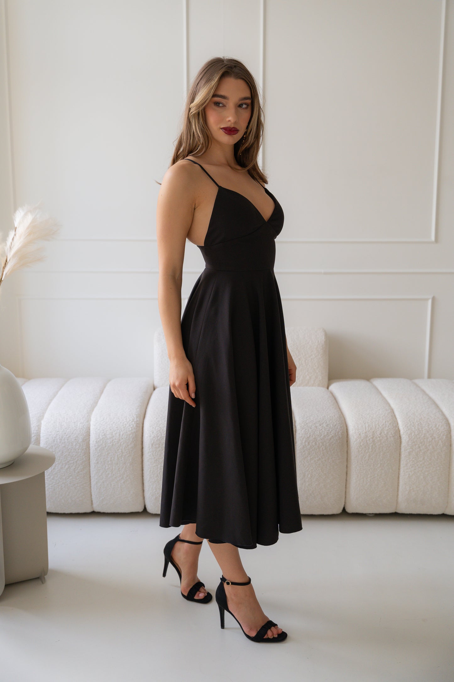 Jolien - Black spaghetti strap midi dress